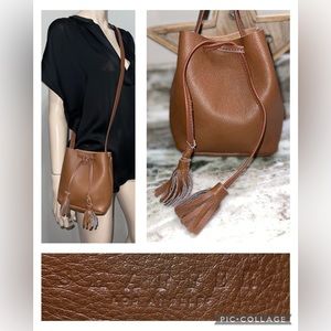 Shaffer LA Greta Bucket Crossbody Bag